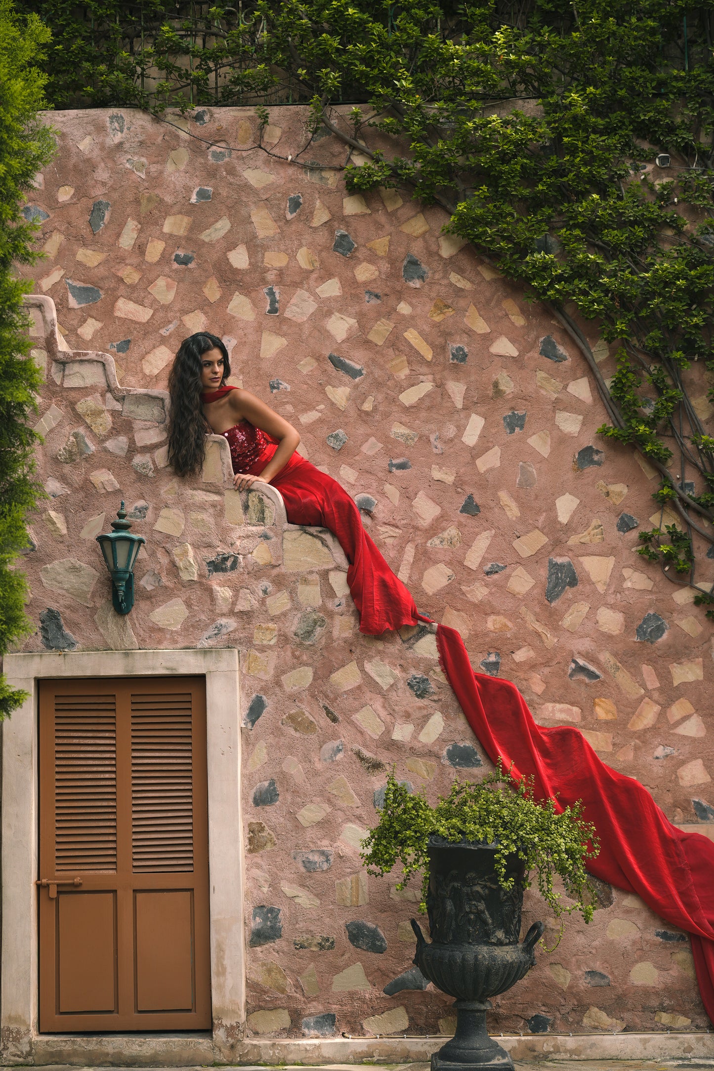 Red embroidered corset fishcut skirt